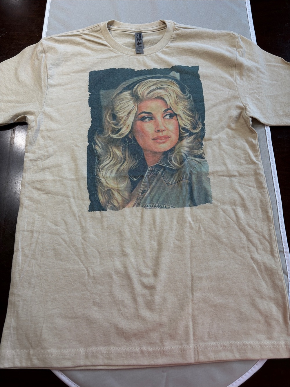 Dolly Parton Colored Portrait Graphic Tee Shirt - Picture 3 of 4